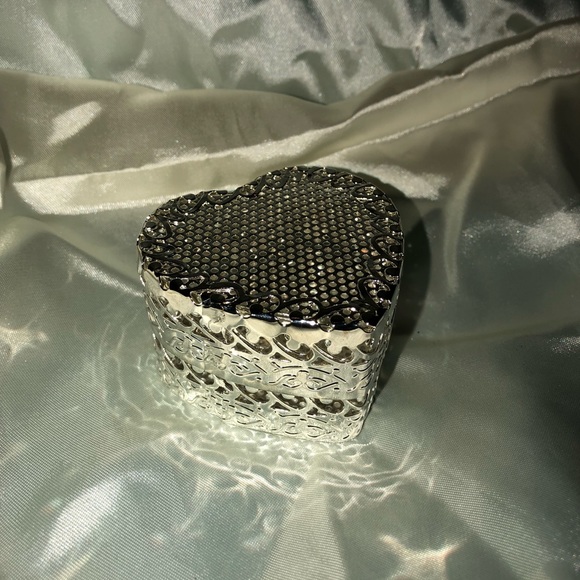 Silver heart trinket box display or decoration - Picture 2 of 8